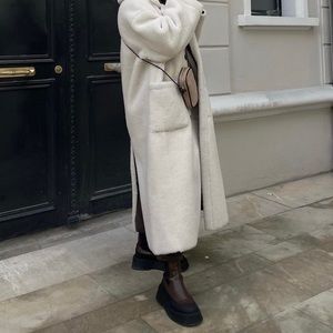 Meet your Posher, Celines